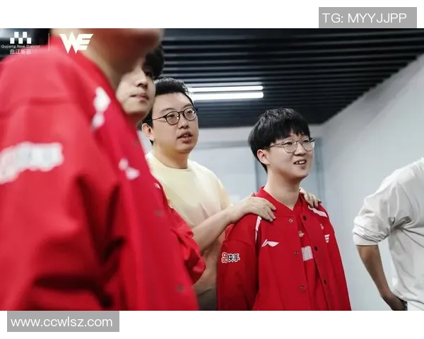 赛后复盘WE与FPX对决中的战术意识与团队配合分析